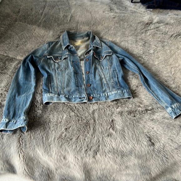 Levi’s jean jacket - Picture 1 of 4